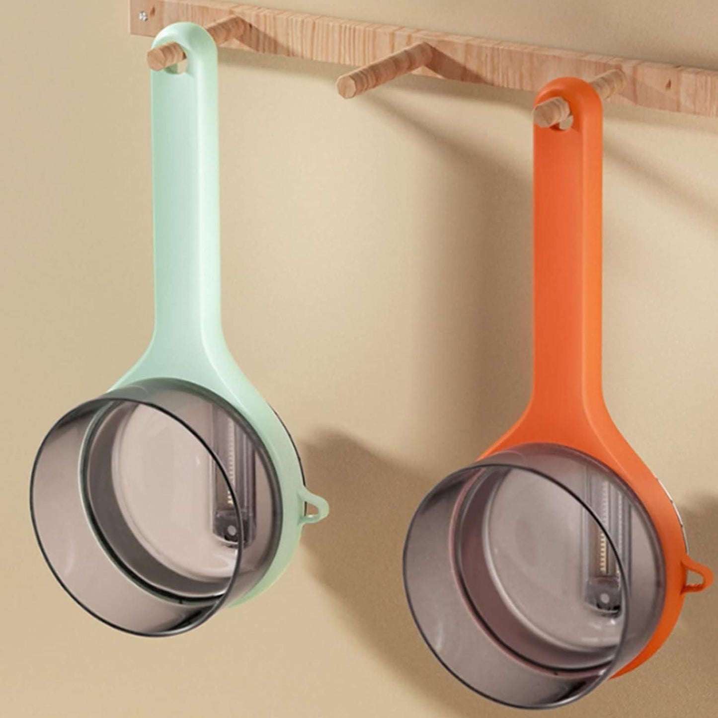 2-in-1 Vegetable Peeler With Storage Box